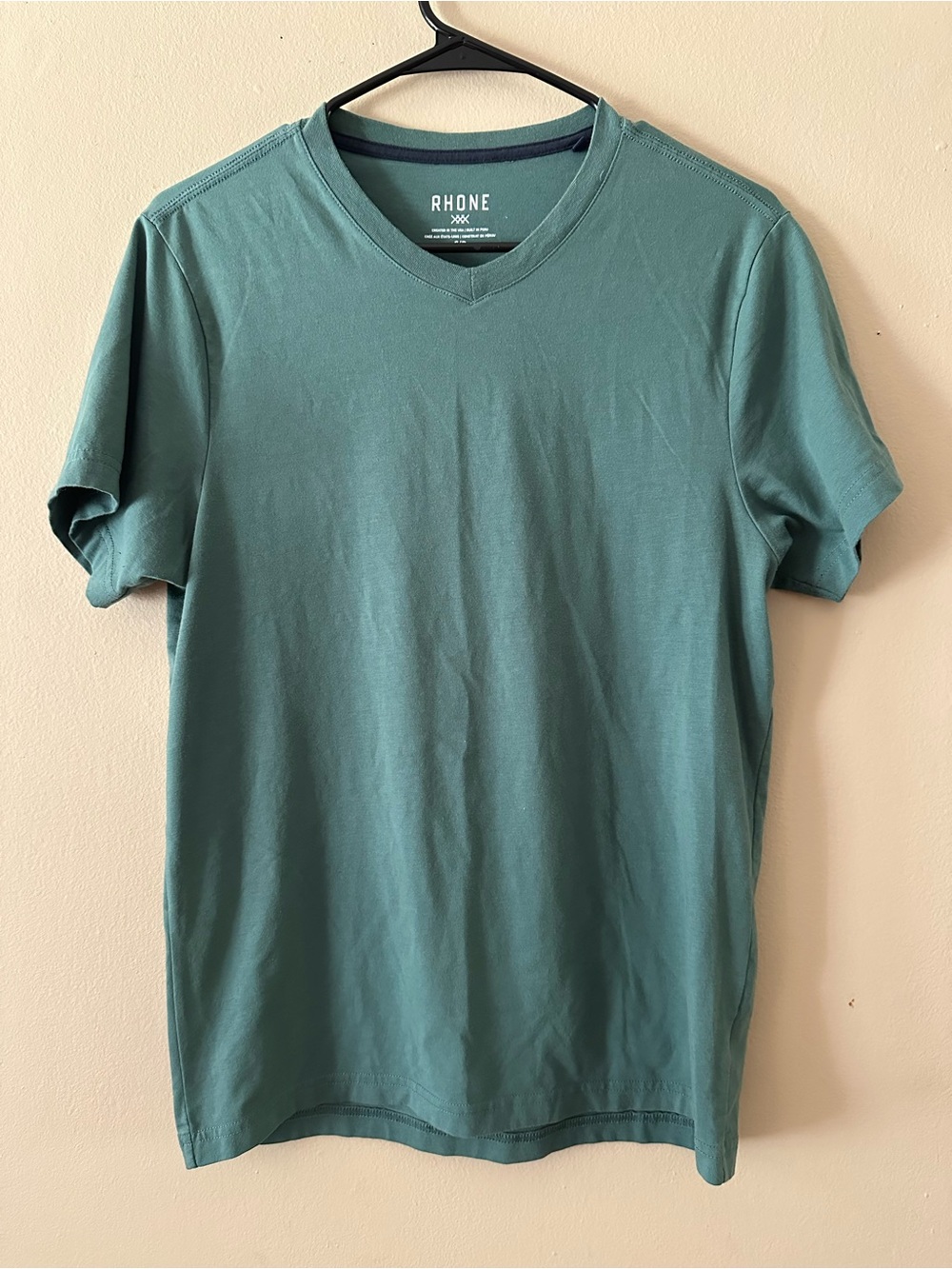 Rhone Elements Pima Cotton V-Neck T-Shirt in Green, Sz S